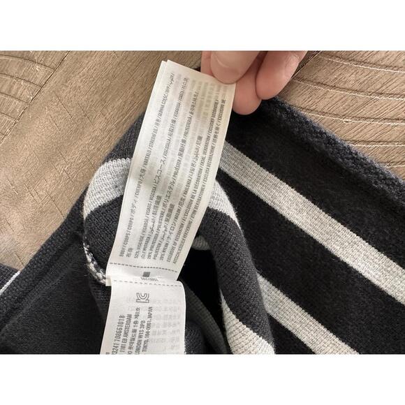 NWT Abercrombie & Fitch LuxeLoft Crew Sweater Jacket Black & Gold Women’s Large - Picture 11 of 11